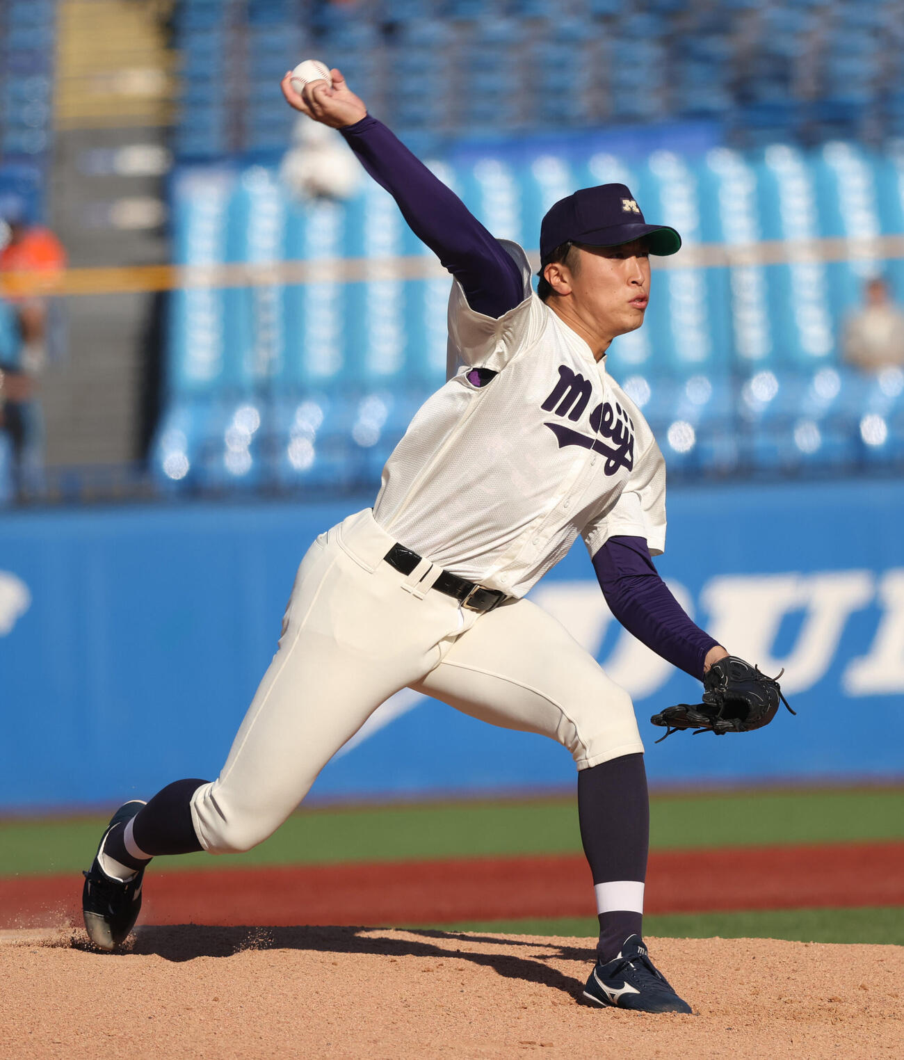 明大対慶大　先発した明大・湯田統真（撮影・柴田隆二）