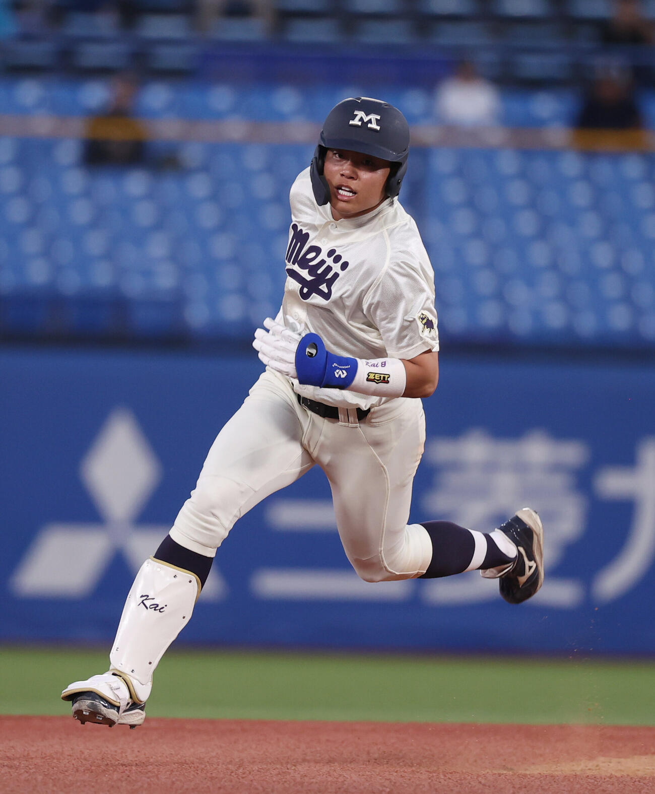 明大対慶大　9回表明大無死、田上夏衣は三塁打を放ち激走（撮影・柴田隆二）