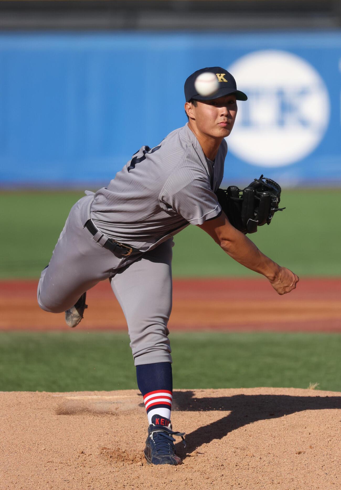 明大対慶大　先発した慶大・広池浩成（撮影・柴田隆二）
