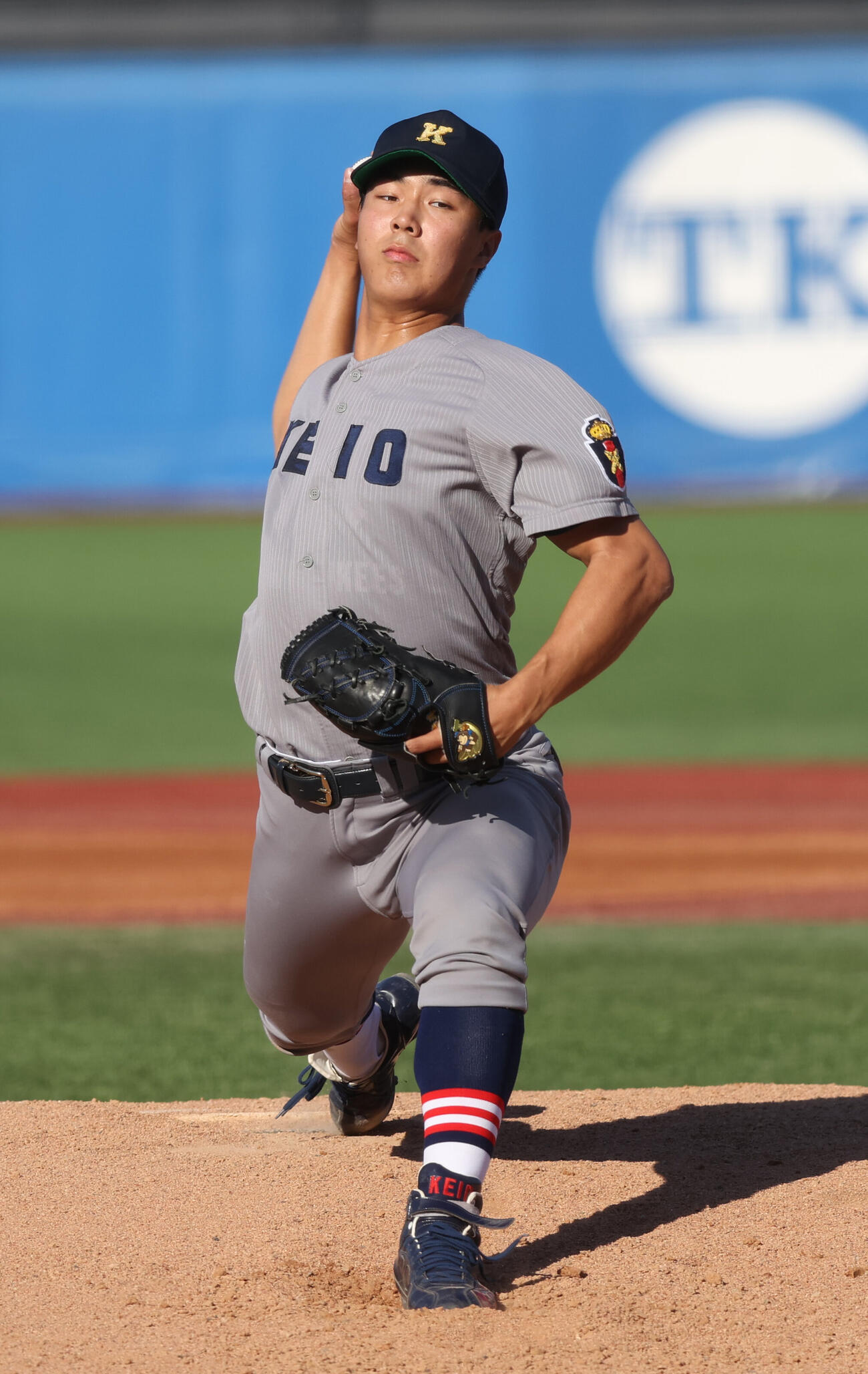 明大対慶大　先発した慶大・広池浩成（撮影・柴田隆二）