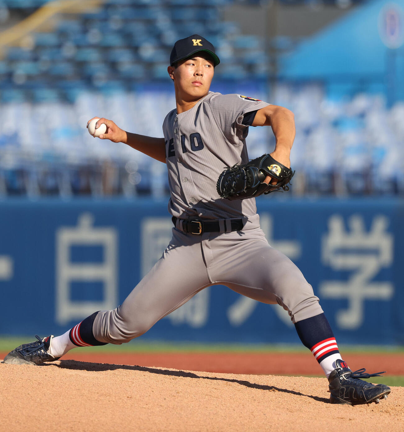明大対慶大　先発した慶大・広池浩成（撮影・柴田隆二）