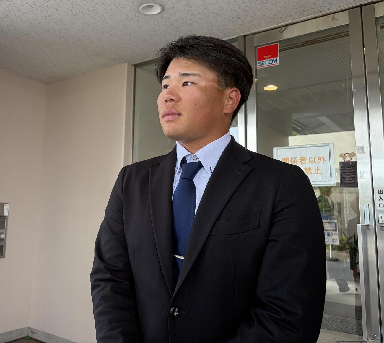 日本ハムから戦力外通告を受けた明瀬諒介（撮影・塚本光）