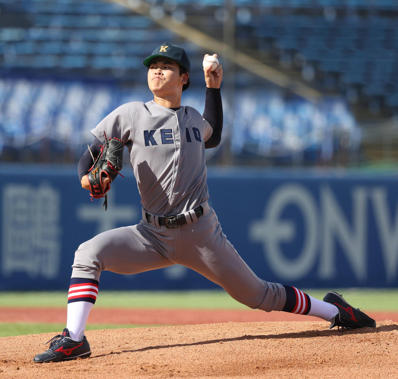 慶大対明大　先発した慶大・渡辺和大（撮影・柴田隆二）