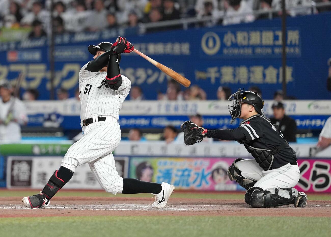 ロッテ対ソフトバンク　9回裏ロッテ無死、山口航輝はサヨナラ本塁打を放つ（2026年10月撮影）