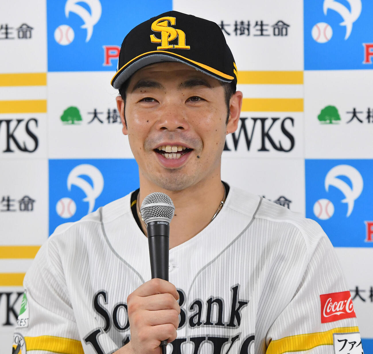 9、10月度大樹生命月間MVPを受賞したソフトバンク近藤健介（撮影・岩下翔太）
