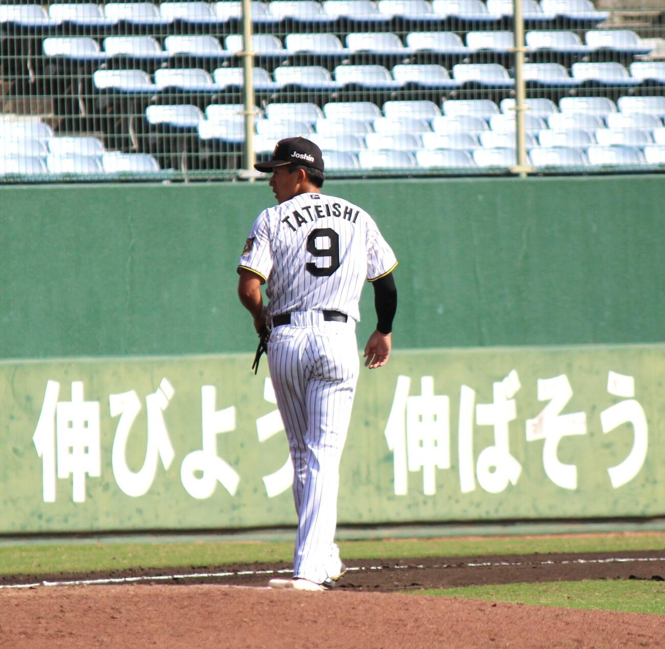 フェニックスリーグ阪神・ハヤテ戦で三塁守備につく阪神立石