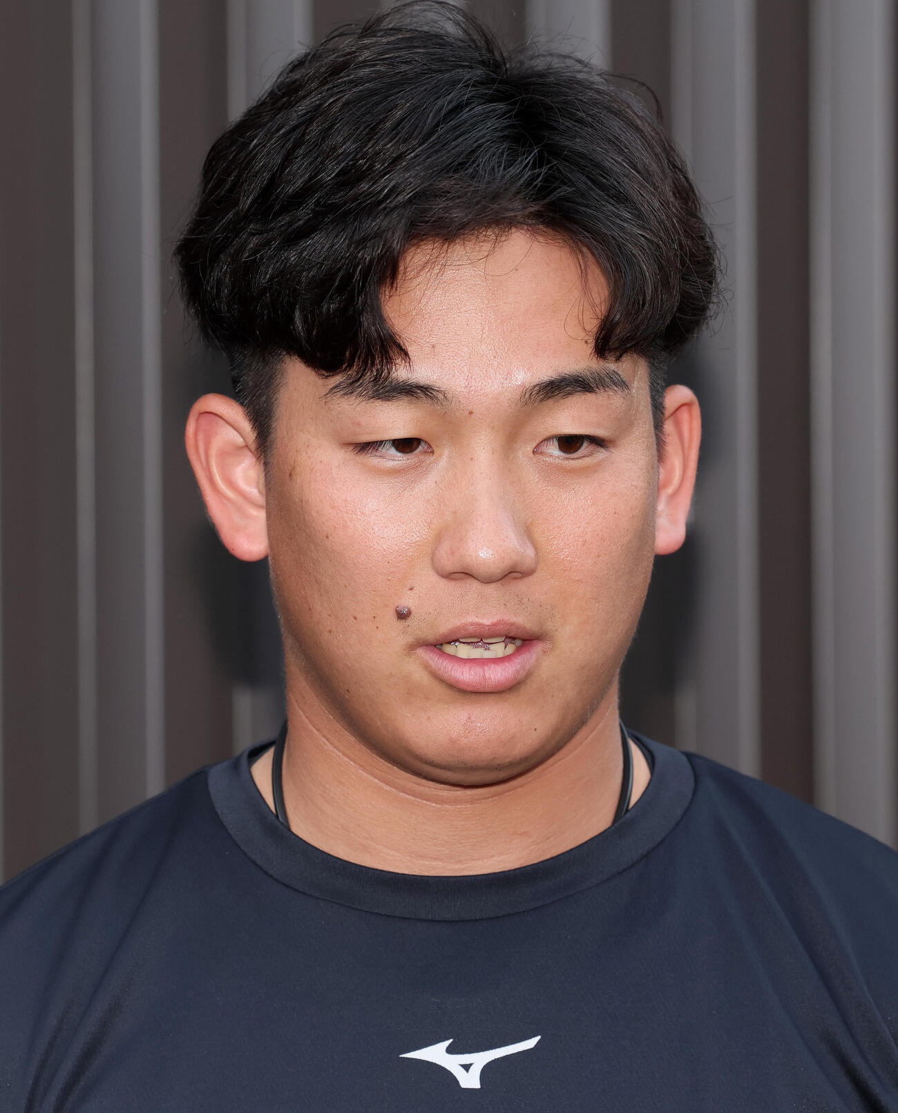 友人女性に対するトラブルについて謝罪した阪神伊原陵人（撮影・加藤哉）