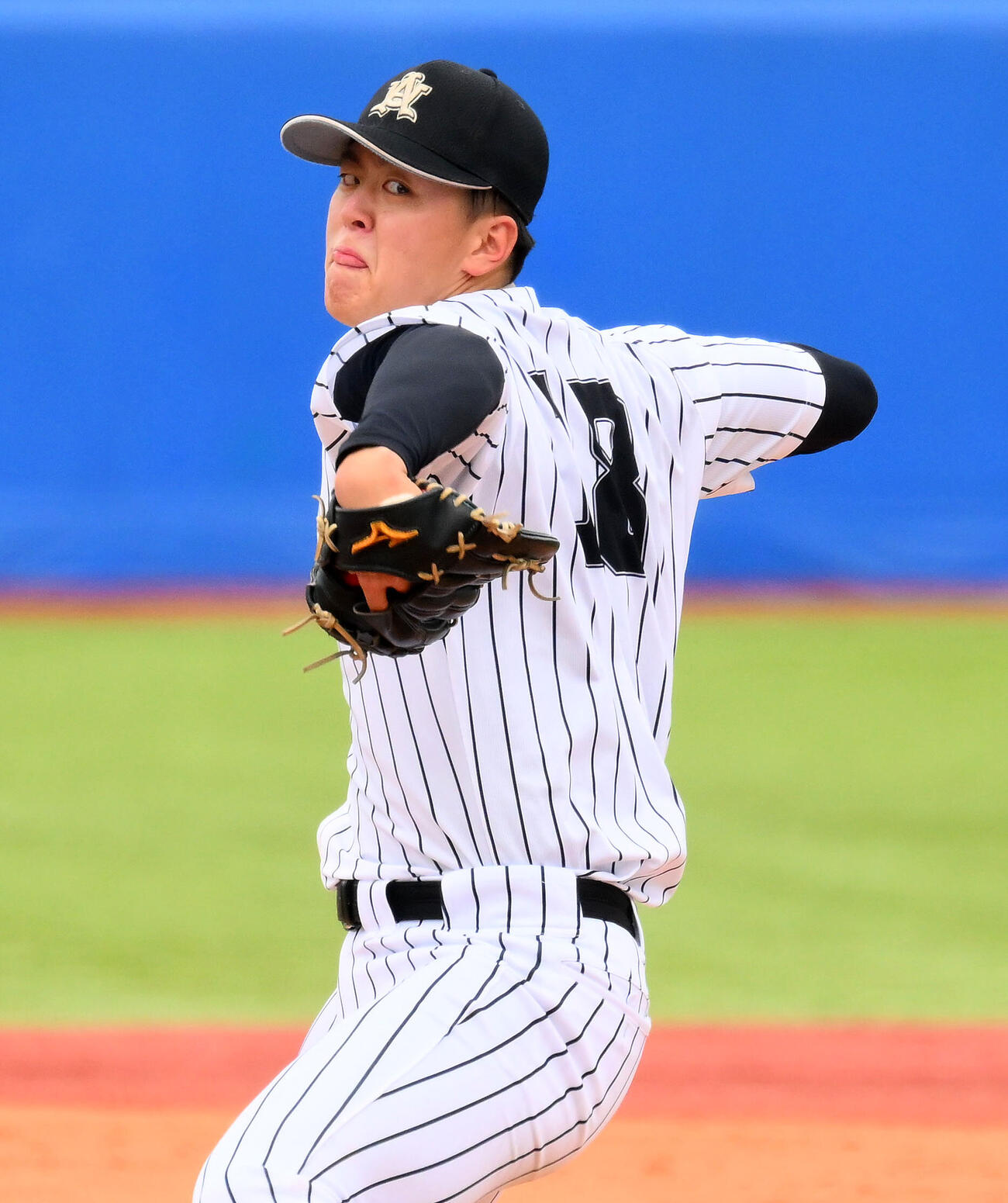 亜大対中大　力投する亜大先発の川尻啓人（撮影・滝沢徹郎）