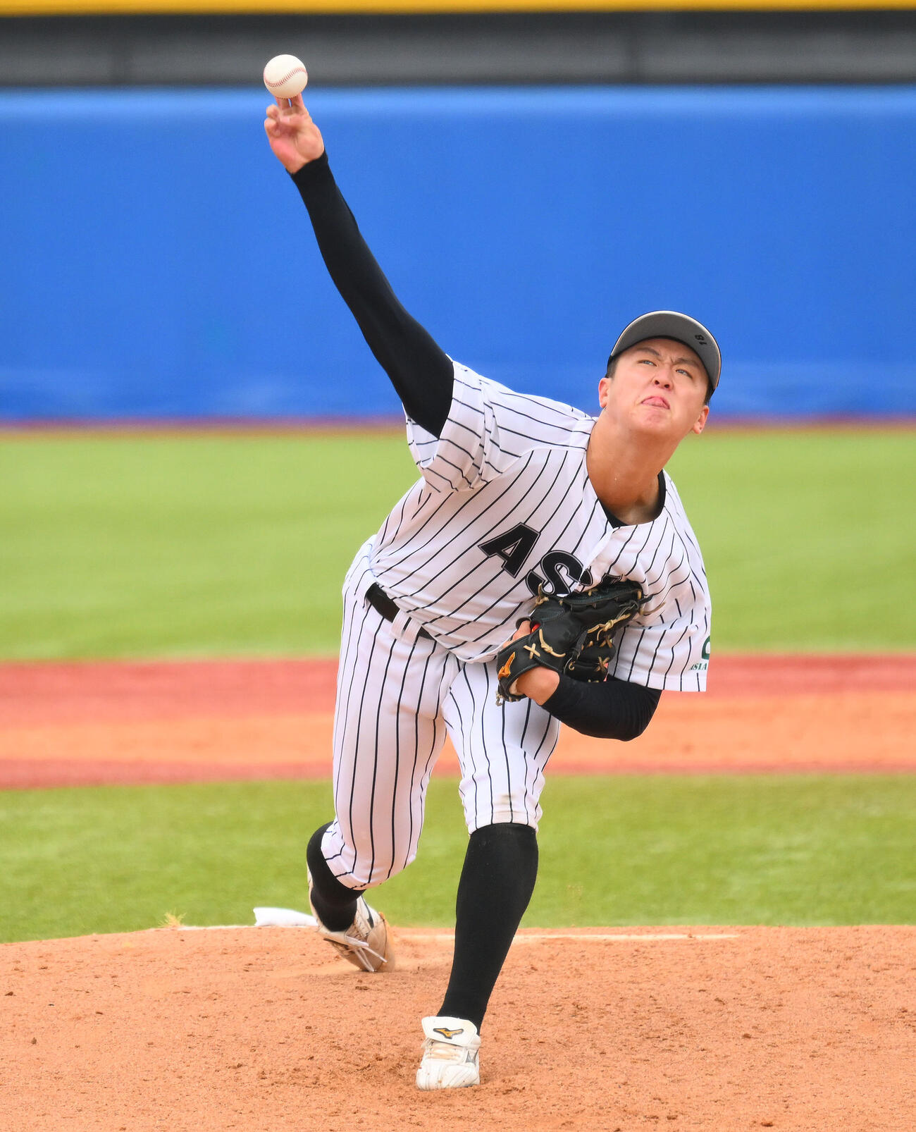亜大対中大　力投する亜大先発の川尻啓人（撮影・滝沢徹郎）