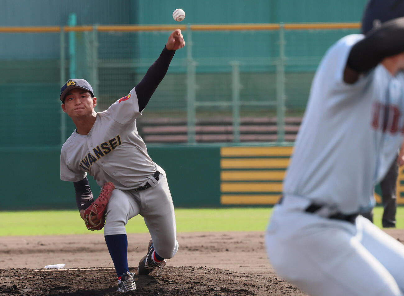 近大対関学大　関学大先発の飯田泰成（撮影・宮崎幸一）