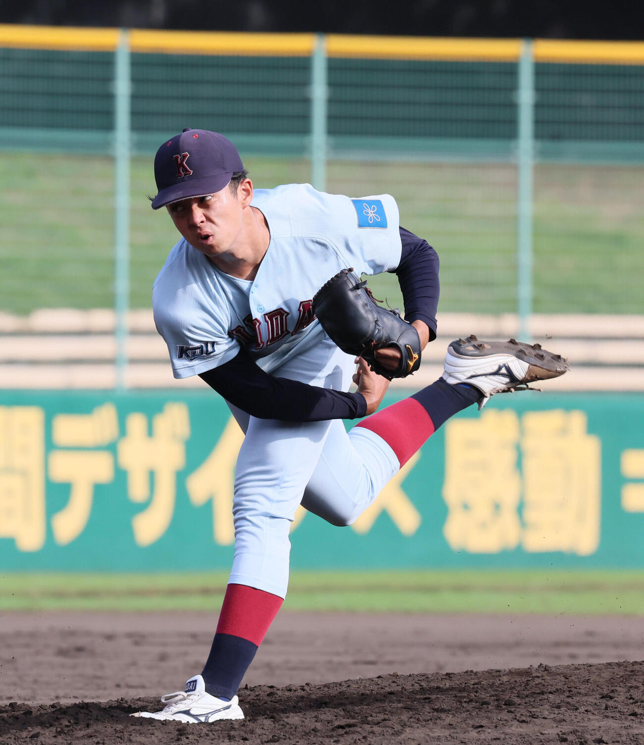 近大対関学大　6回裏から登板した近大・宮原廉（撮影・宮崎幸一）