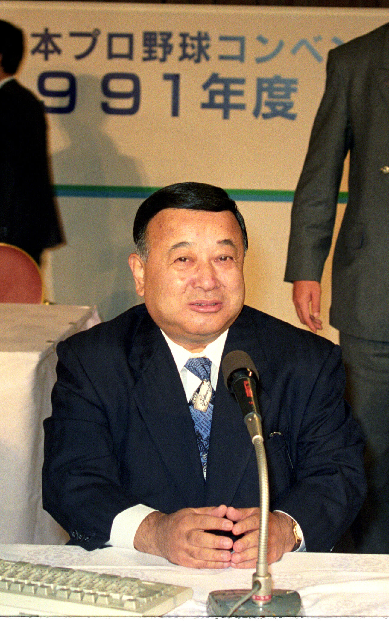 パ・リーグ広報部長としてドラフト会議の司会を1967年から務めた伊東一雄氏（パンチョ伊東）＝1991年11月