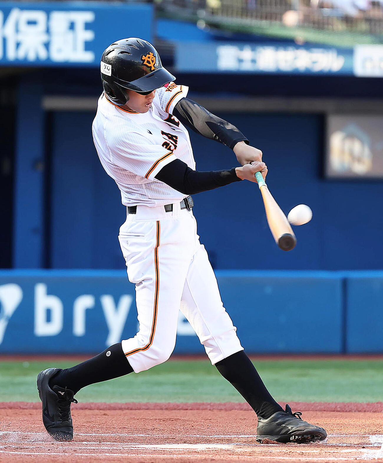 2023年12月、NPB12球団ジュニアトーナメント　KONAMI CUP2023　巨人ジュニア対中日ジュニア　1回表、先制の2点本塁打を放つ関蓮太郎