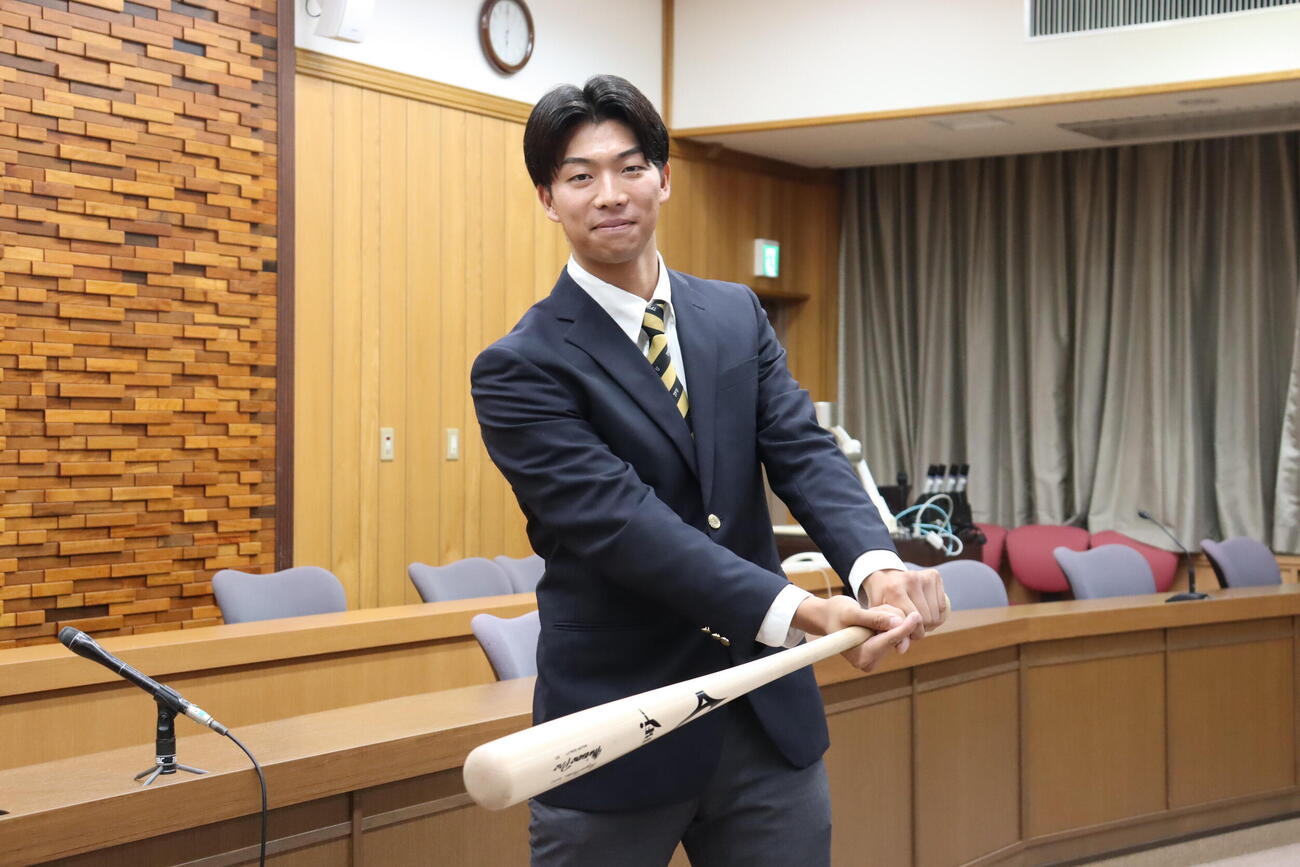ヤクルトから2位で指名された東北福祉大・佐藤悠太