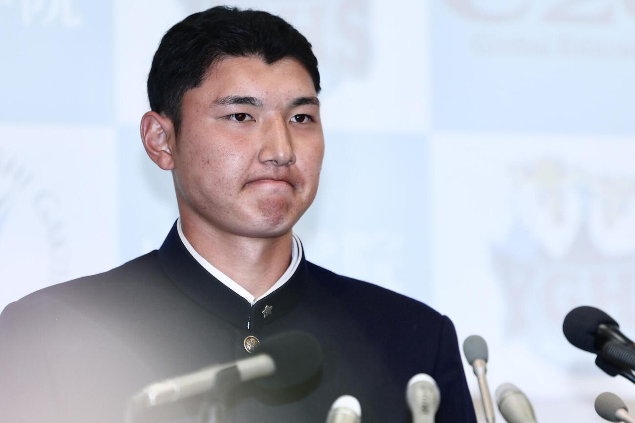 日本ハムから1位指名を受ける山梨学院・菰田陽生（撮影・河田真司）