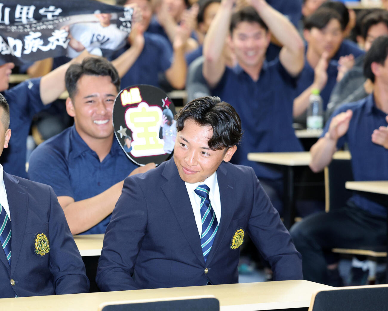 広島ドラフト1位で指名された亜大・山里宝（撮影・鈴木正人）