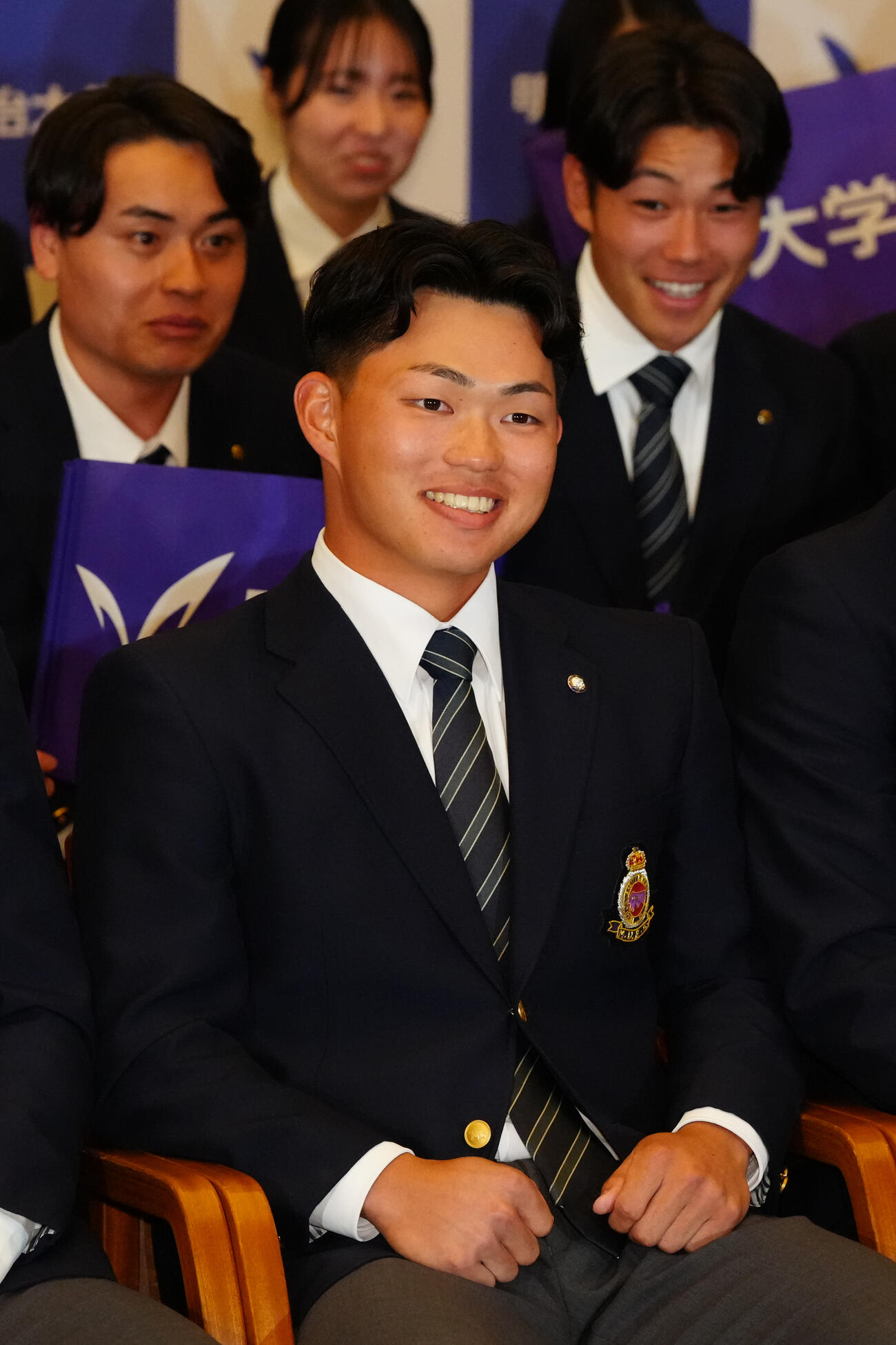 プロ野球ドラフト会議で阪神から1位指名を受けた明大・榊原七斗（撮影・江口和貴）