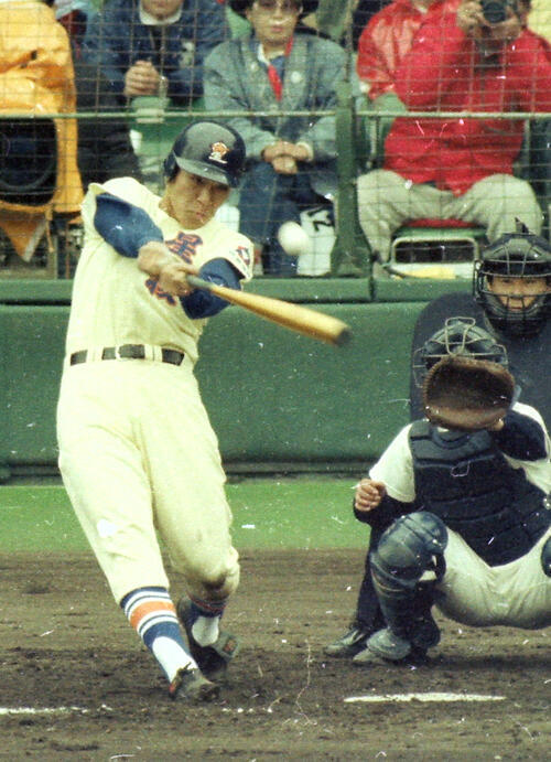 92年3月、第64回選抜高校野球 1回戦 星稜対宮古 本塁打を放つ星稜・松井秀喜(92年3月27日)