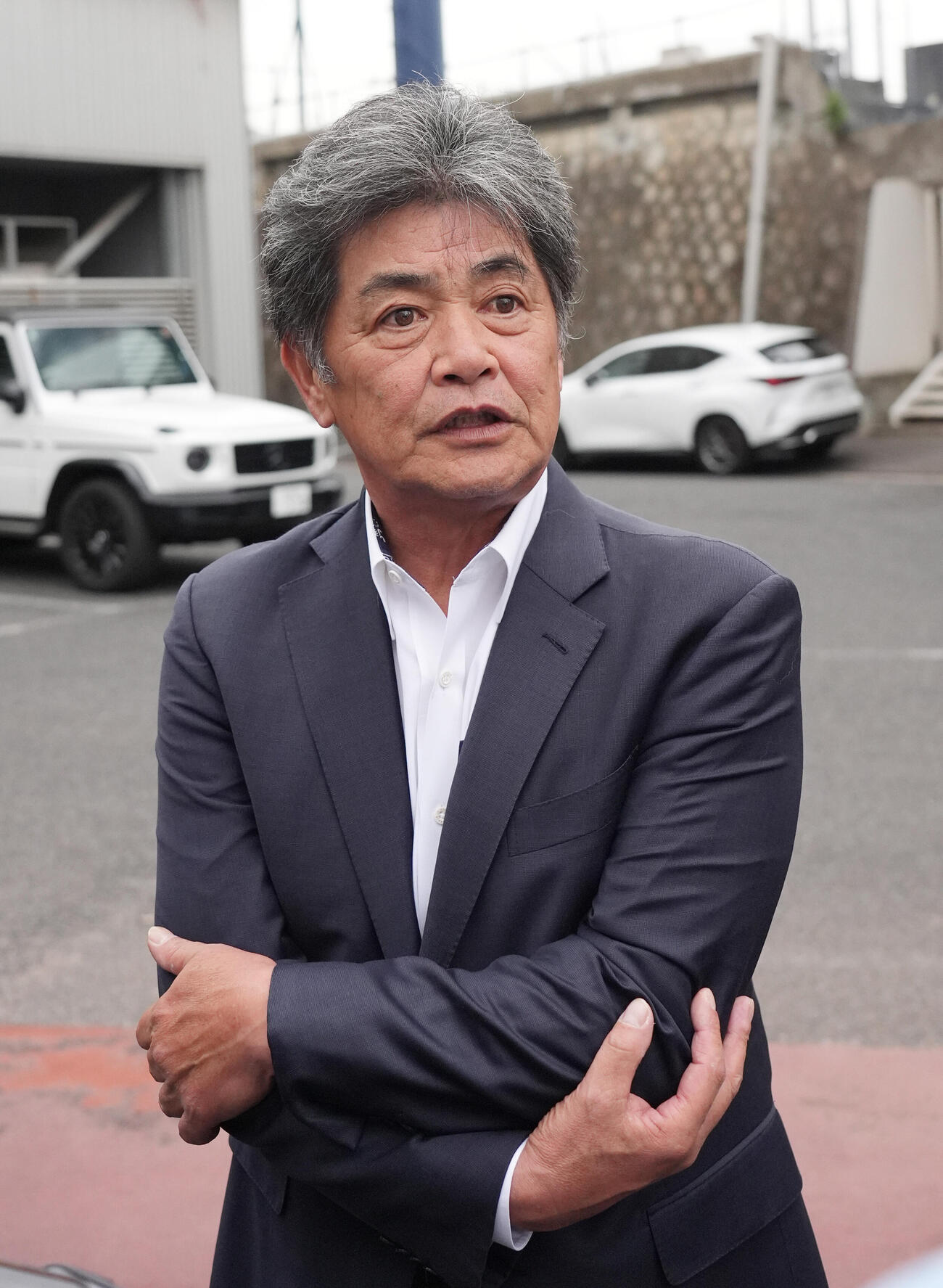 取材に応じる工藤公康監督（撮影・森本幸一）
