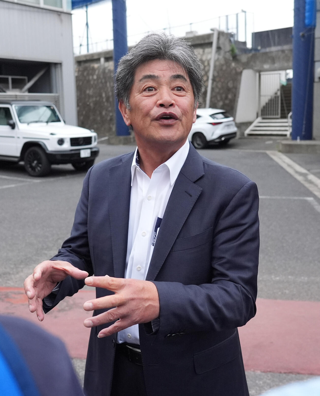 取材に応じる工藤公康監督（撮影・森本幸一）