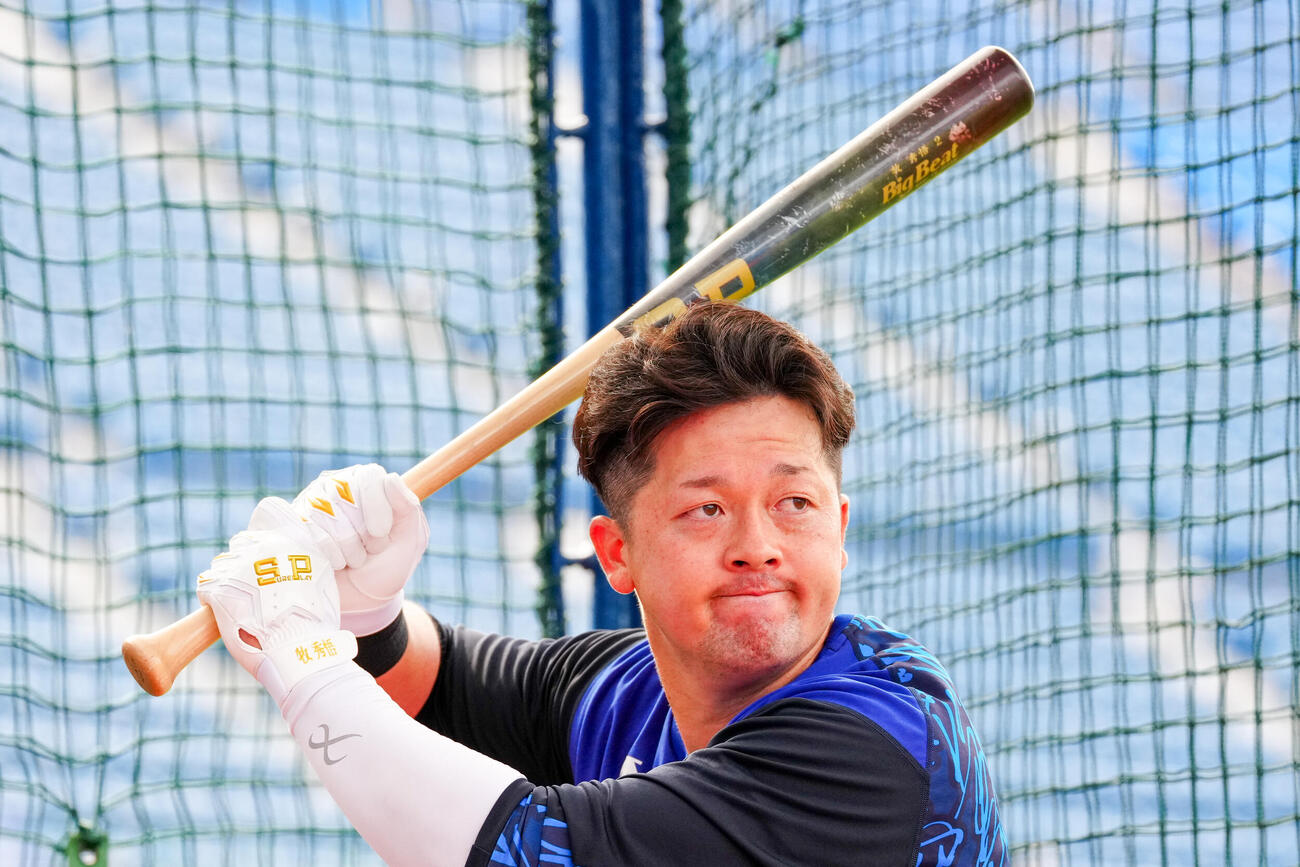 日本シリーズ前日練習を行うDeNA牧秀悟（撮影・江口和貴）