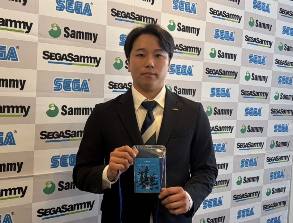 ヤクルトから指名あいさつを受けた育成ドラフト3位のセガサミー・尾崎完太（撮影・塚本光）