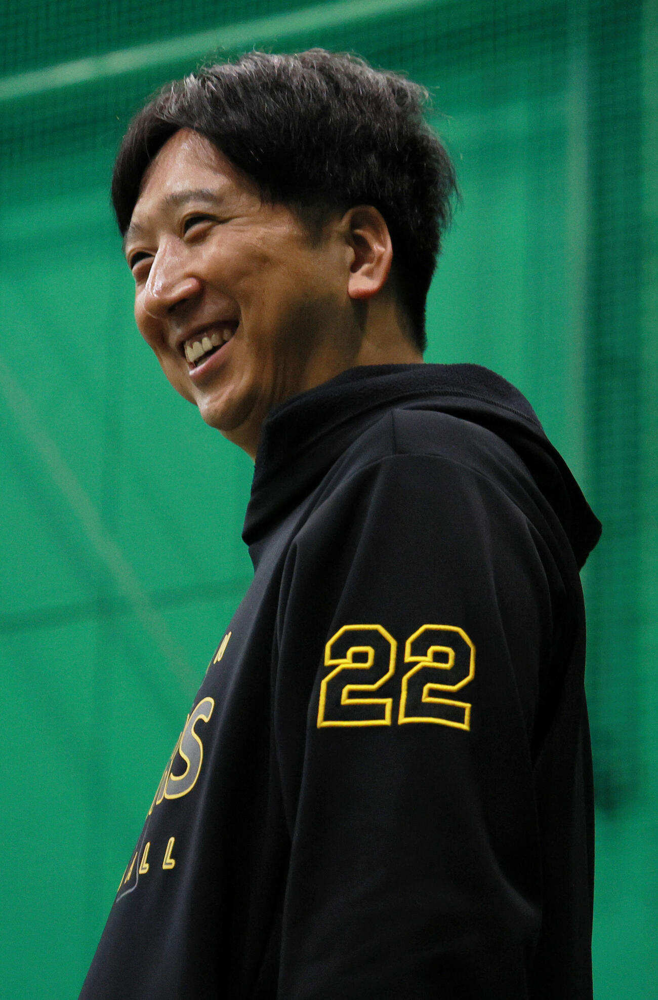 室内でリラックスした表情をみせる阪神藤川球児監督（撮影・上山淳一）