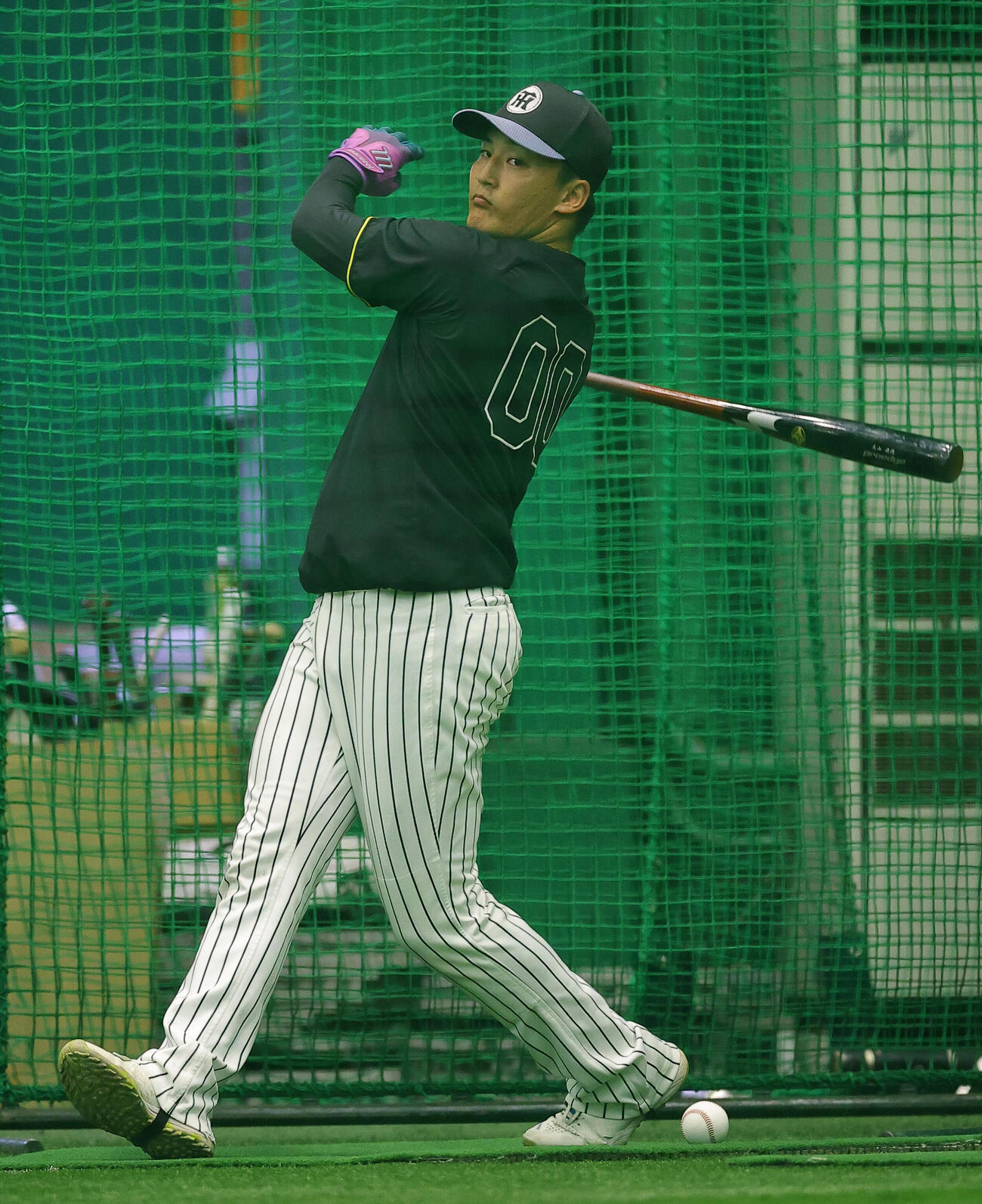 フリー打撃練習をする元山飛優（撮影・上田博志）