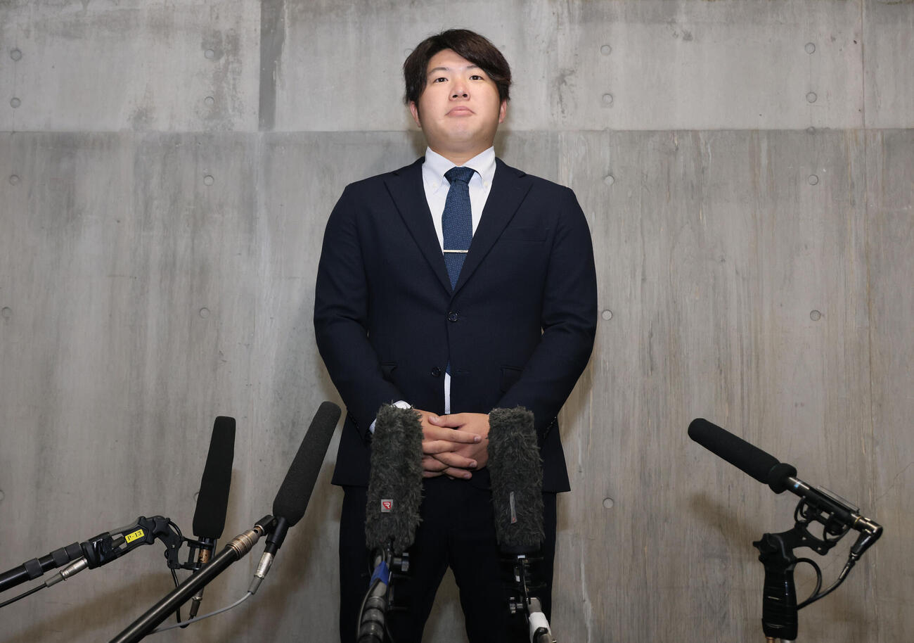 戦力外通告を受けた広島松本竜也（撮影・加藤孝規）