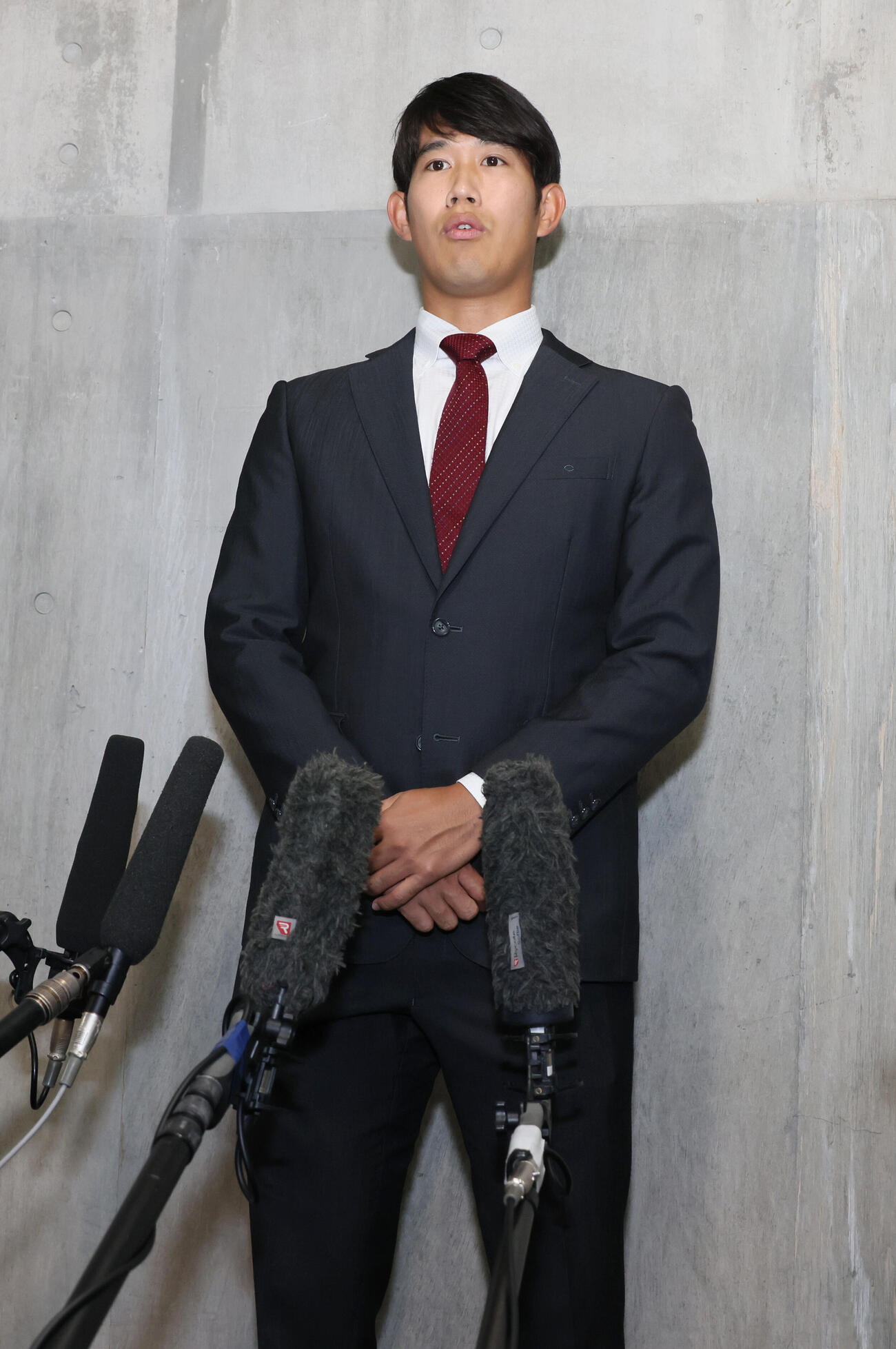 戦力外通告を受けた広島長谷部銀次（撮影・加藤孝規）