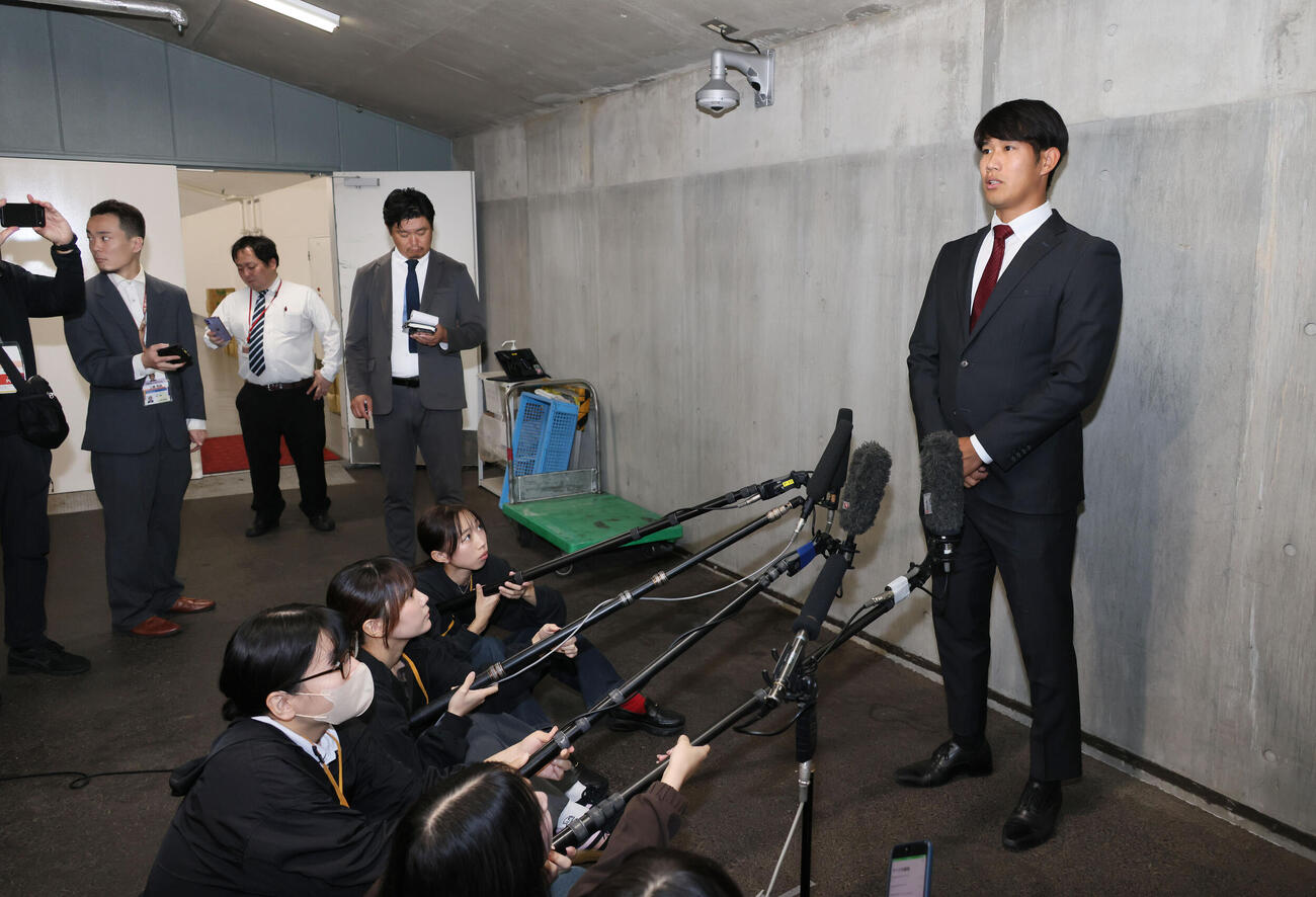 戦力外通告を受けた広島長谷部銀次（撮影・加藤孝規）