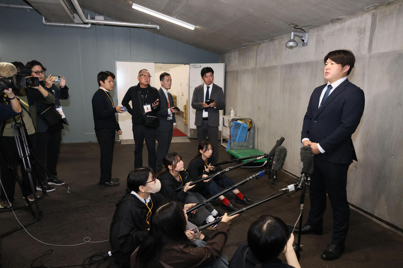戦力外通告を受けた広島松本竜也（撮影・加藤孝規）
