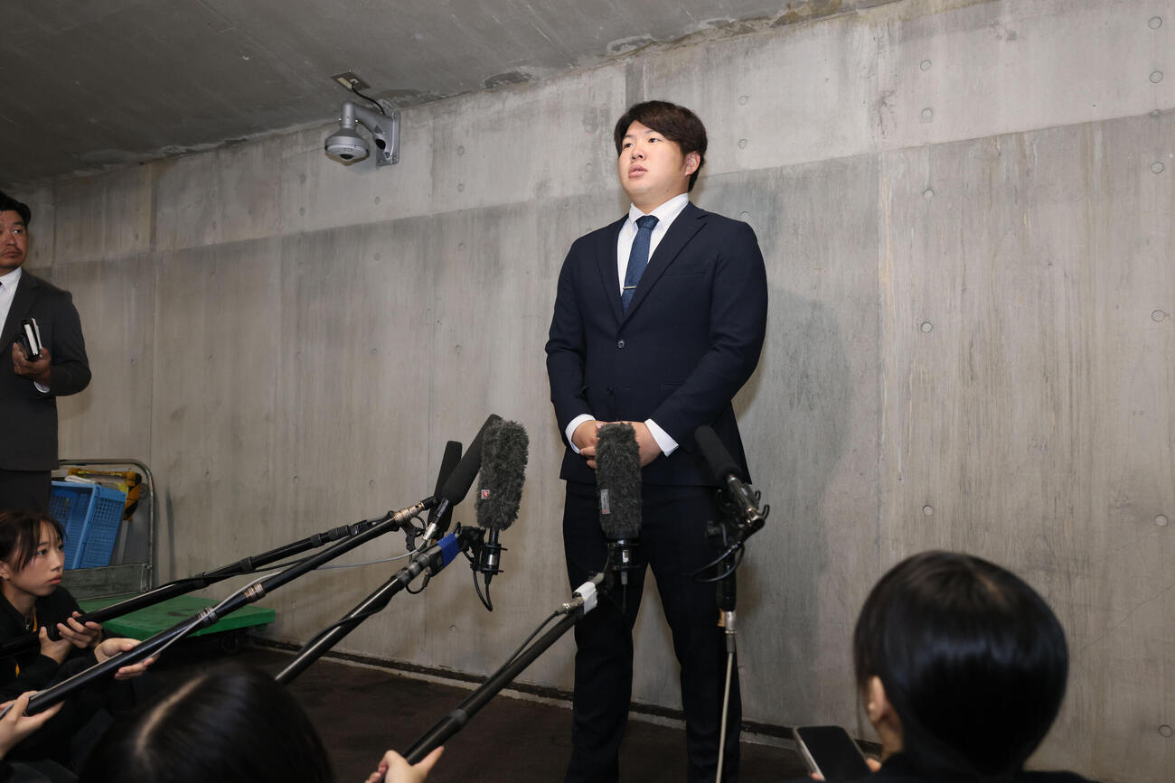 戦力外通告を受けた広島松本竜也（撮影・加藤孝規）