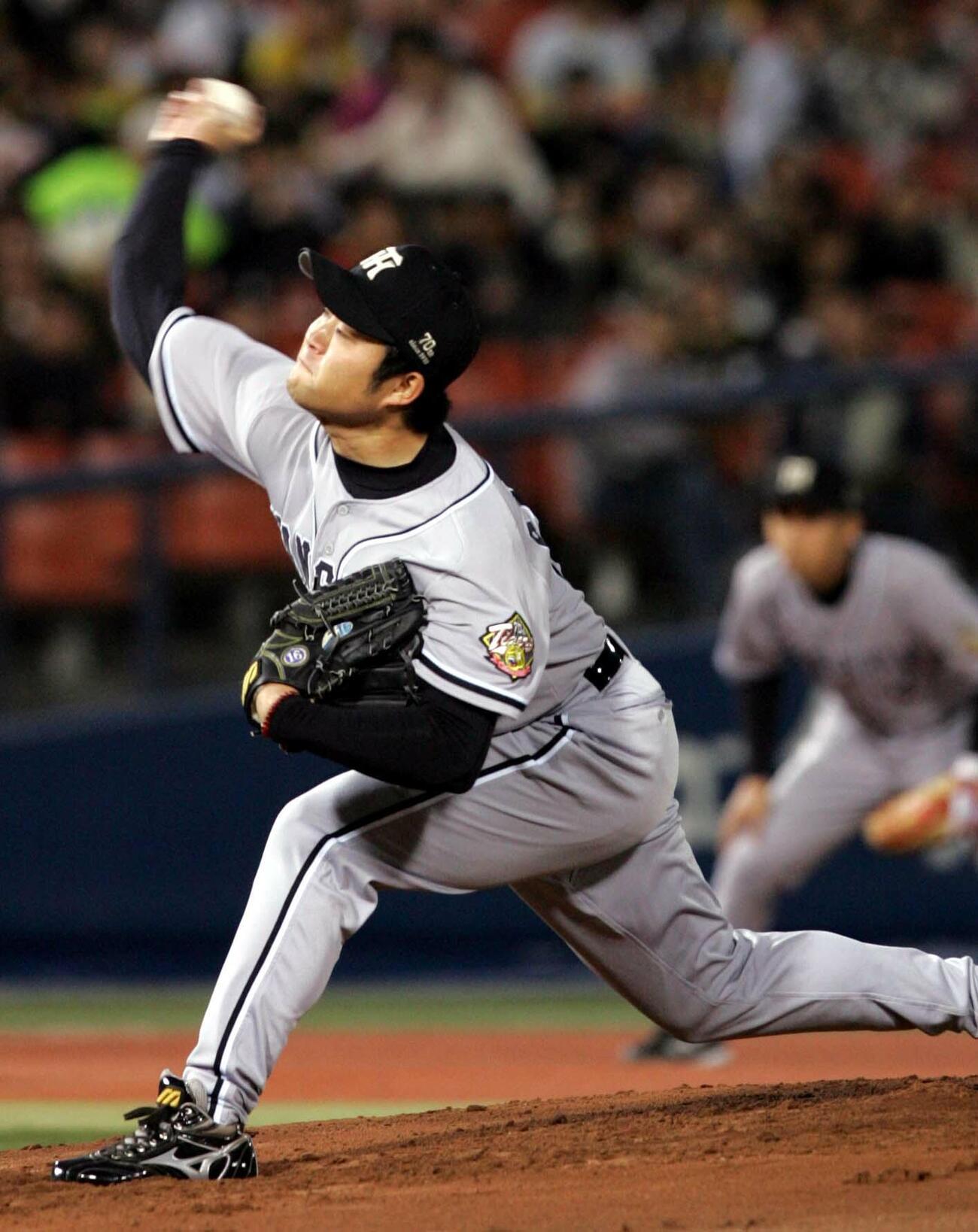 横浜戦で先発した安藤優也（05年4月撮影）