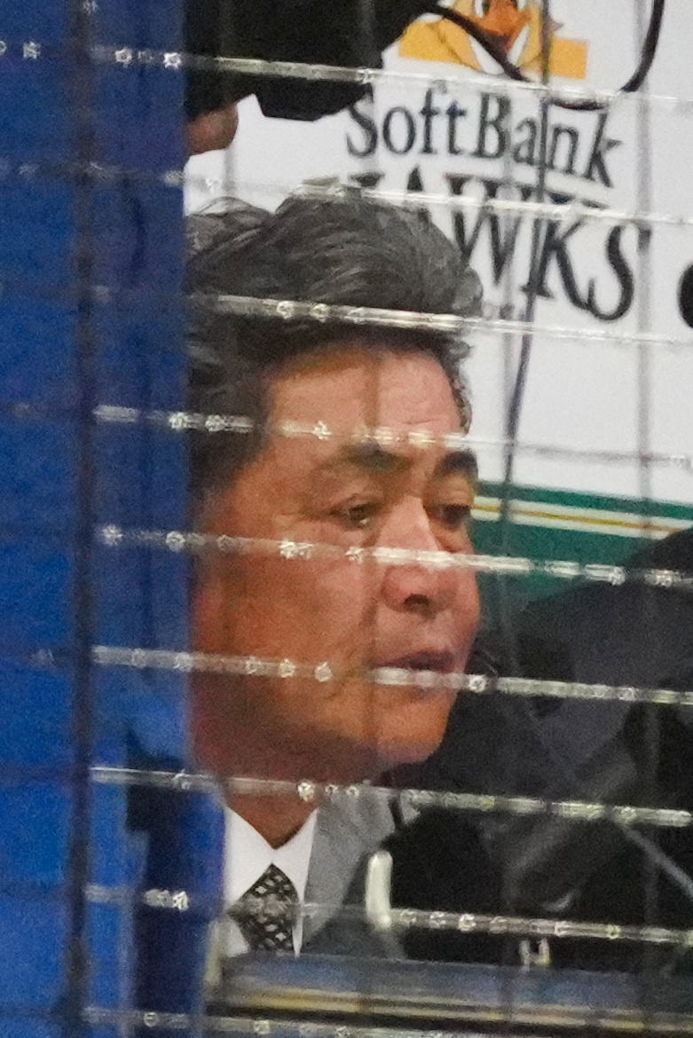 DeNA対ソフトバンク　テレビ中継の解説を務める中日工藤公康監督（撮影・江口和貴）