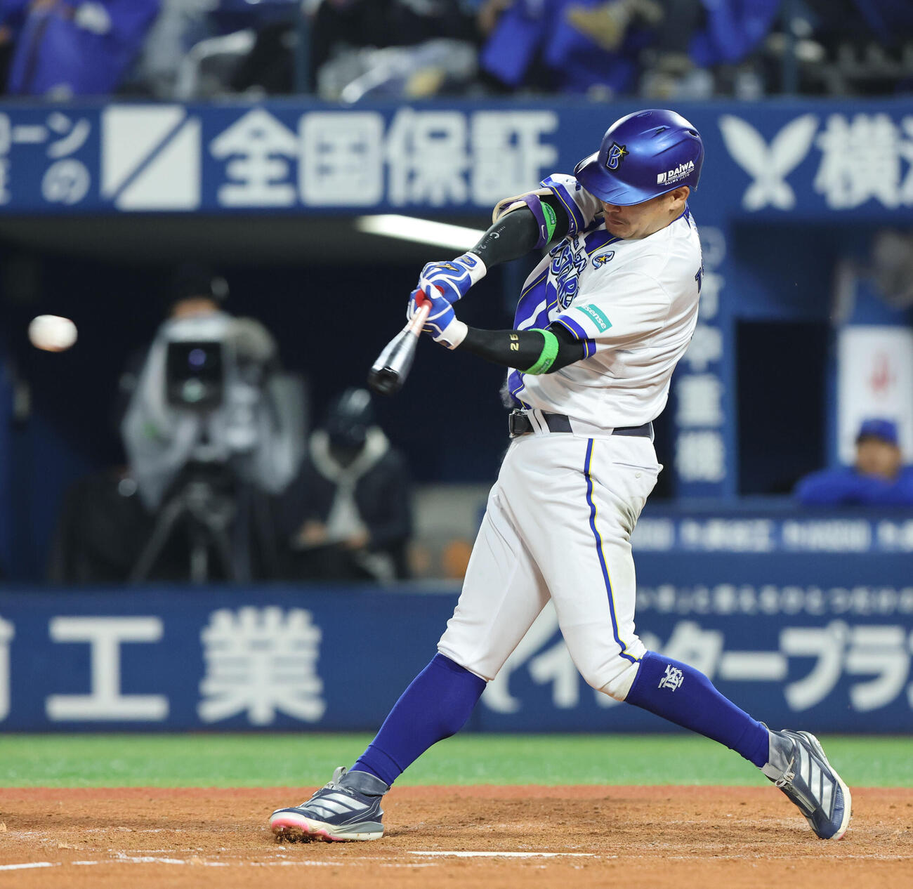 DeNA対ソフトバンク　4回裏DeNA無死、筒香嘉智は左前打を放つ（撮影・梅根麻紀）