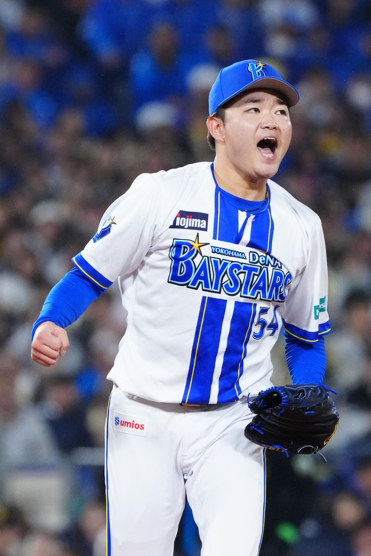 DeNA対ソフトバンク　5回表ソフトバンク2死二塁、正木智也から空振り三振を奪い、雄たけびを上げる石田裕太郎（撮影・江口和貴）