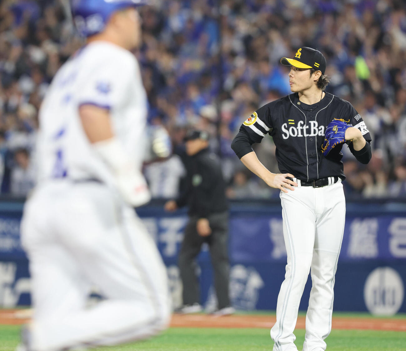 DeNA対ソフトバンク　8回裏DeNA2死、松本裕樹は牧秀悟に中越え同点本塁打を浴びる（撮影・梅根麻紀）