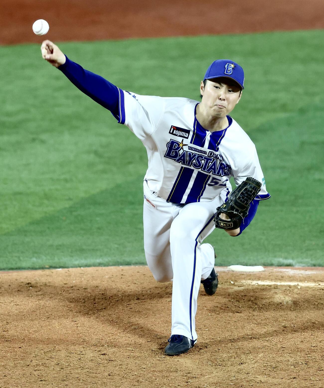 DeNA対ソフトバンク　延長10回表、力投する浜地真澄（撮影・河田真司）