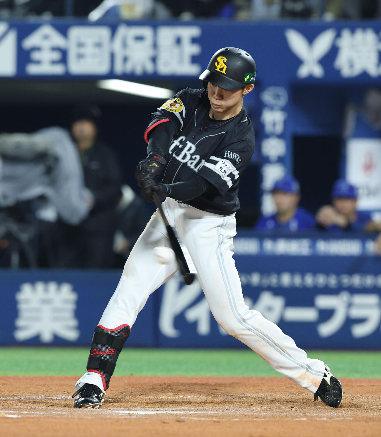 DeNA対ソフトバンク　延長11回表ソフトバンク1死一、二塁、庄子雄大は勝ち越しとなる左越え適時二塁打を放つ（撮影・梅根麻紀）