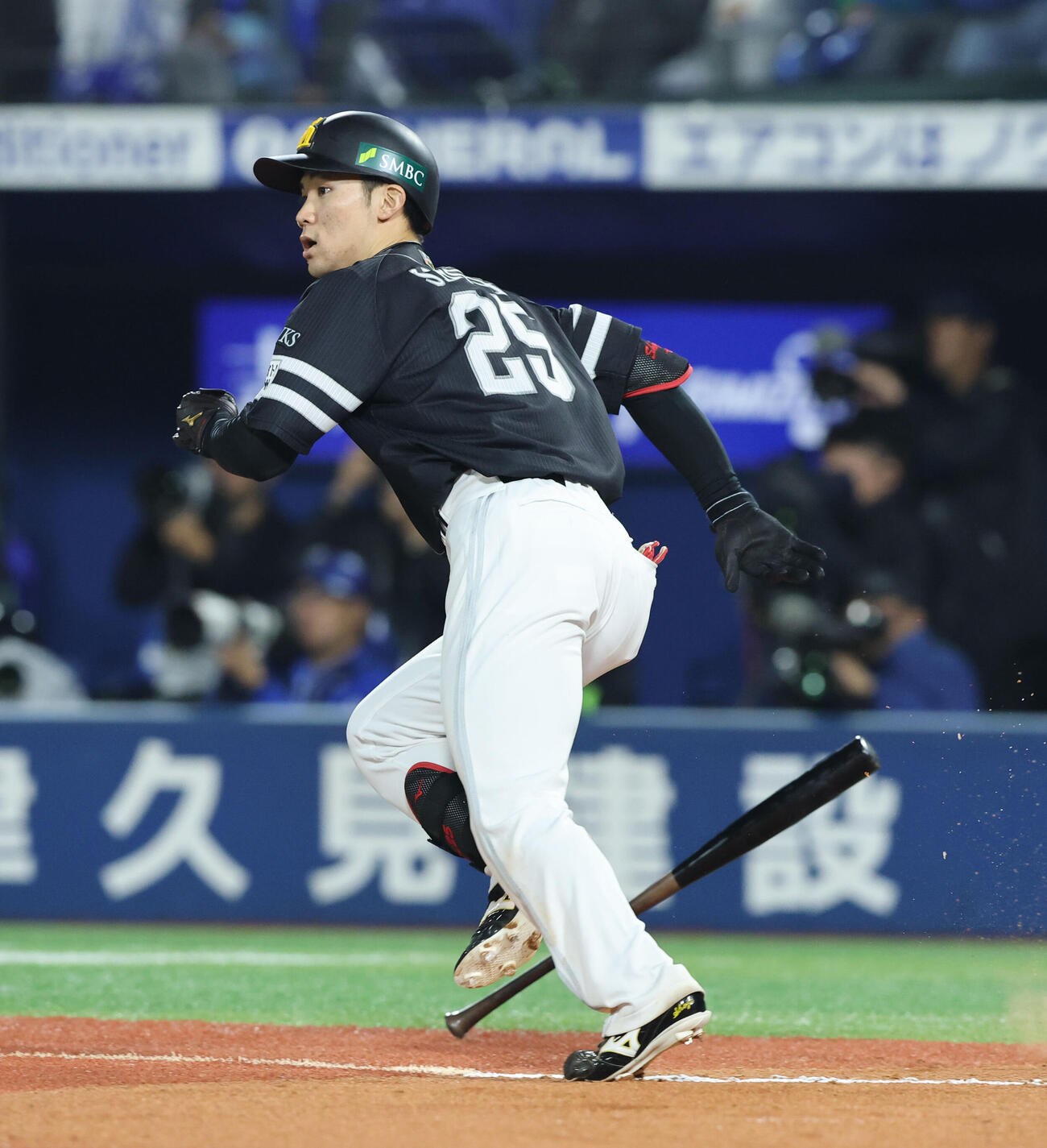 DeNA対ソフトバンク　延長11回表ソフトバンク1死一、二塁、庄子雄大は勝ち越しとなる左越え適時二塁打を放つ（撮影・梅根麻紀）