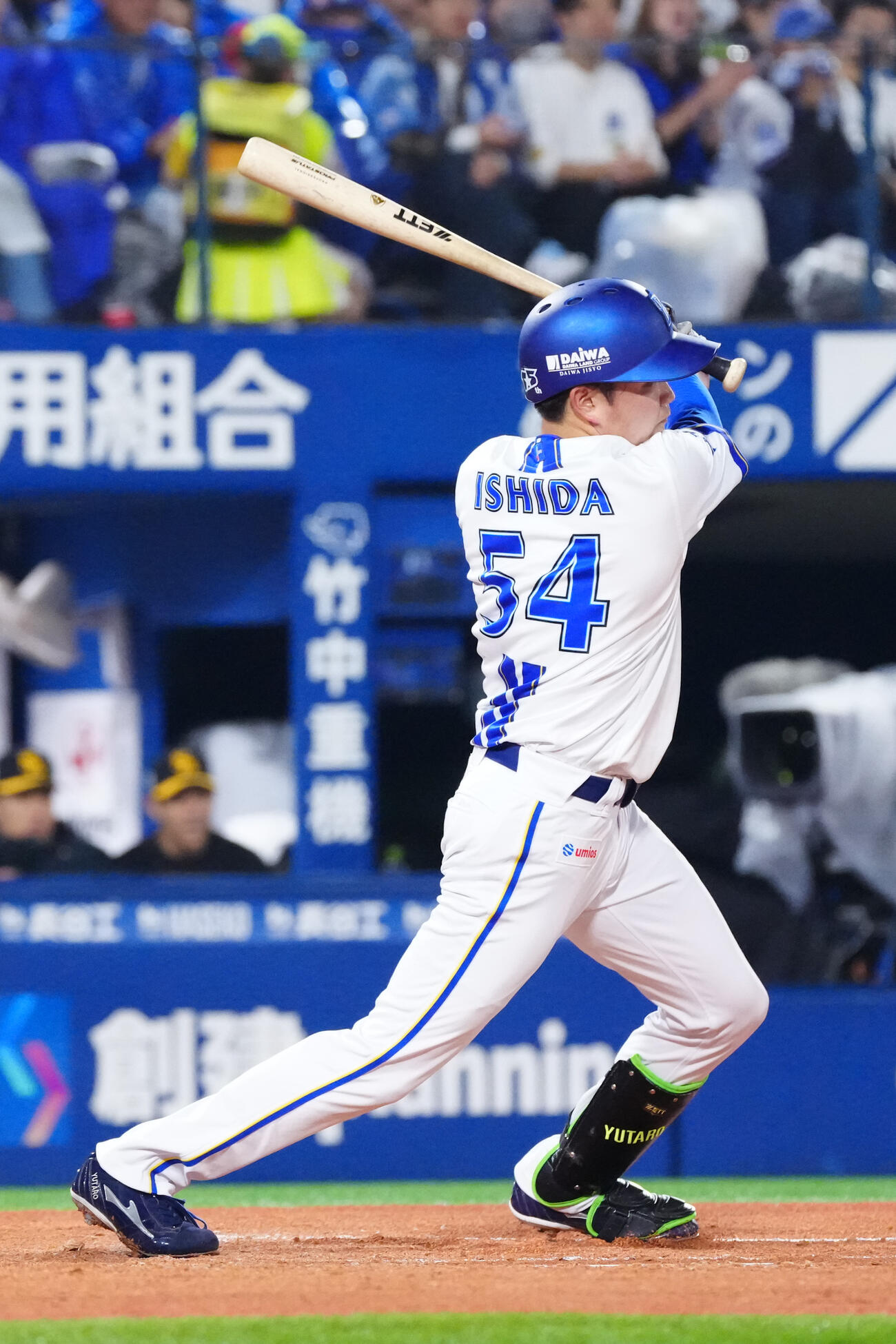 DeNA対ソフトバンク　3回裏DeNA無死、中前打を放つ石田裕太郎（撮影・江口和貴）
