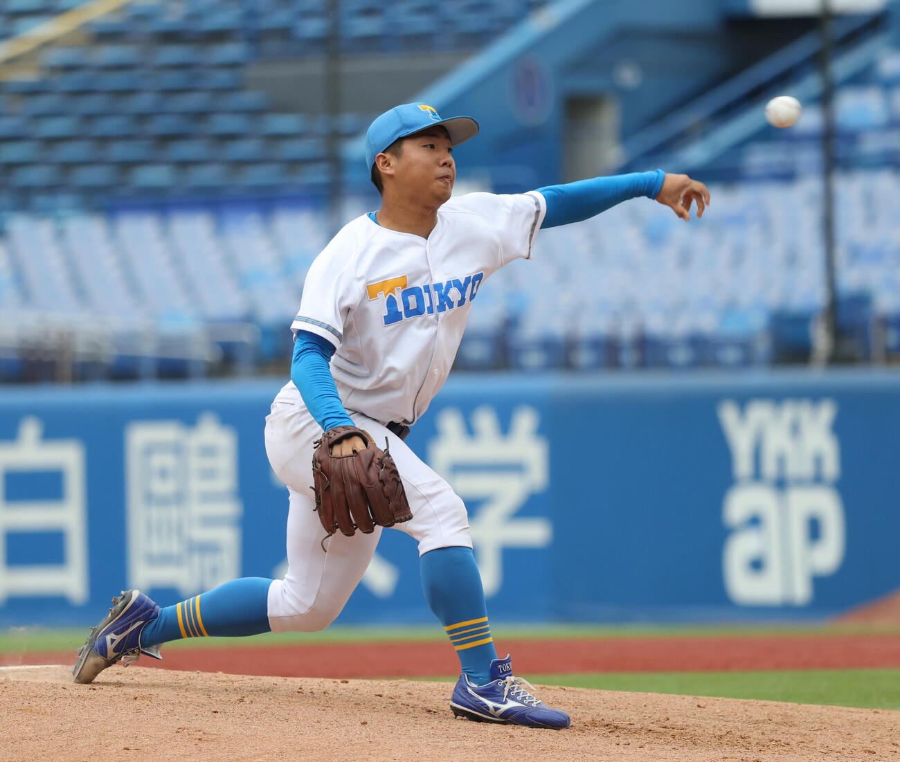 東大対法大　先発した東大・松本慎之介（撮影・柴田隆二）
