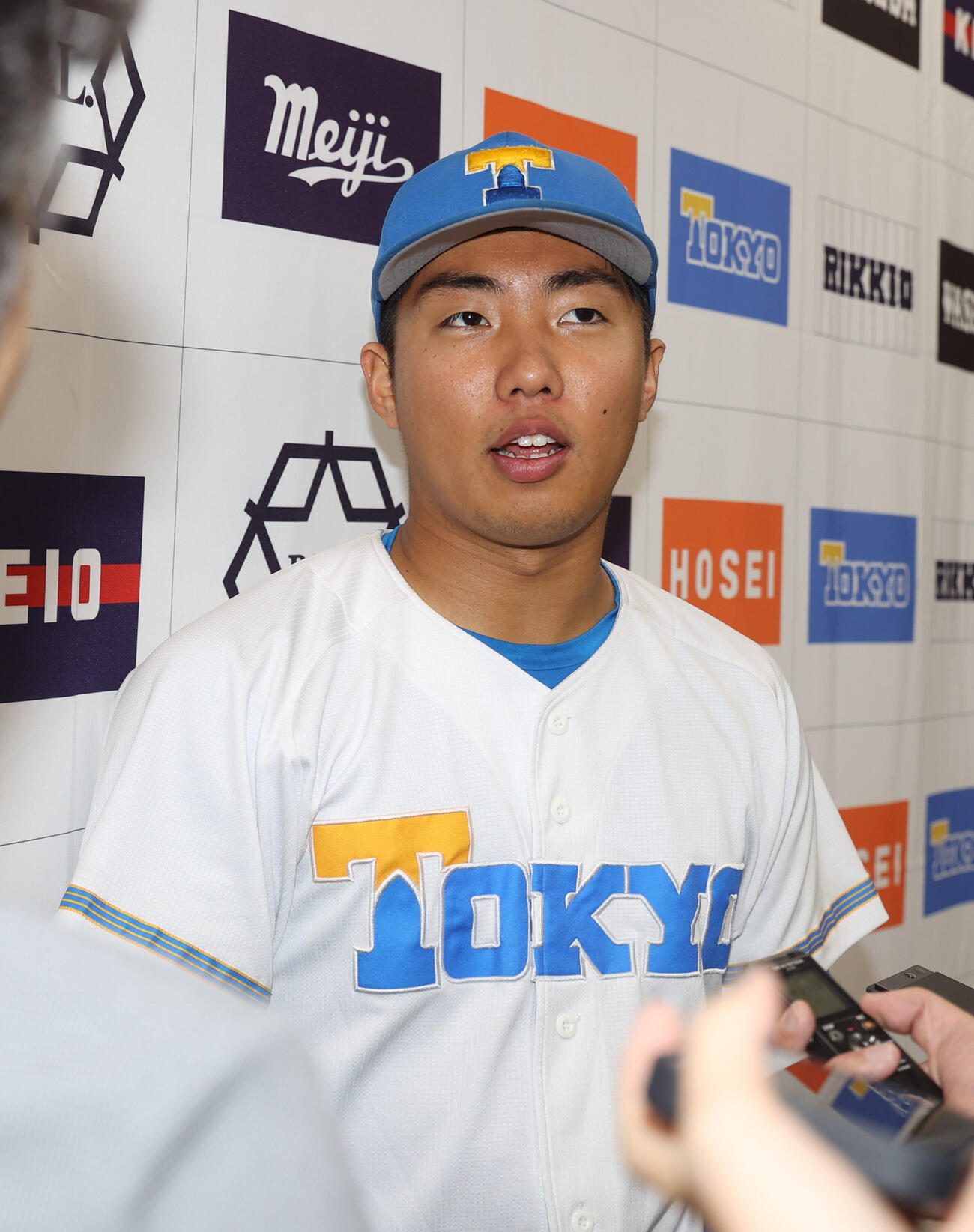 東大対法大　6j回8安打3失点の東大・松本慎之介は会見する（撮影・柴田隆二）