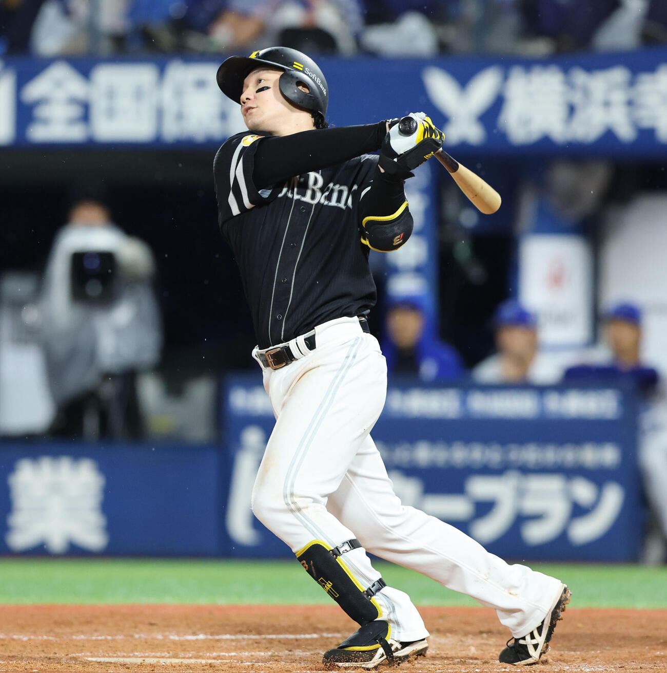 DeNA対ソフトバンク3回表ソフトバンク1死、正木智也は左越えに先制本塁打を放つ（撮影・梅根麻紀）