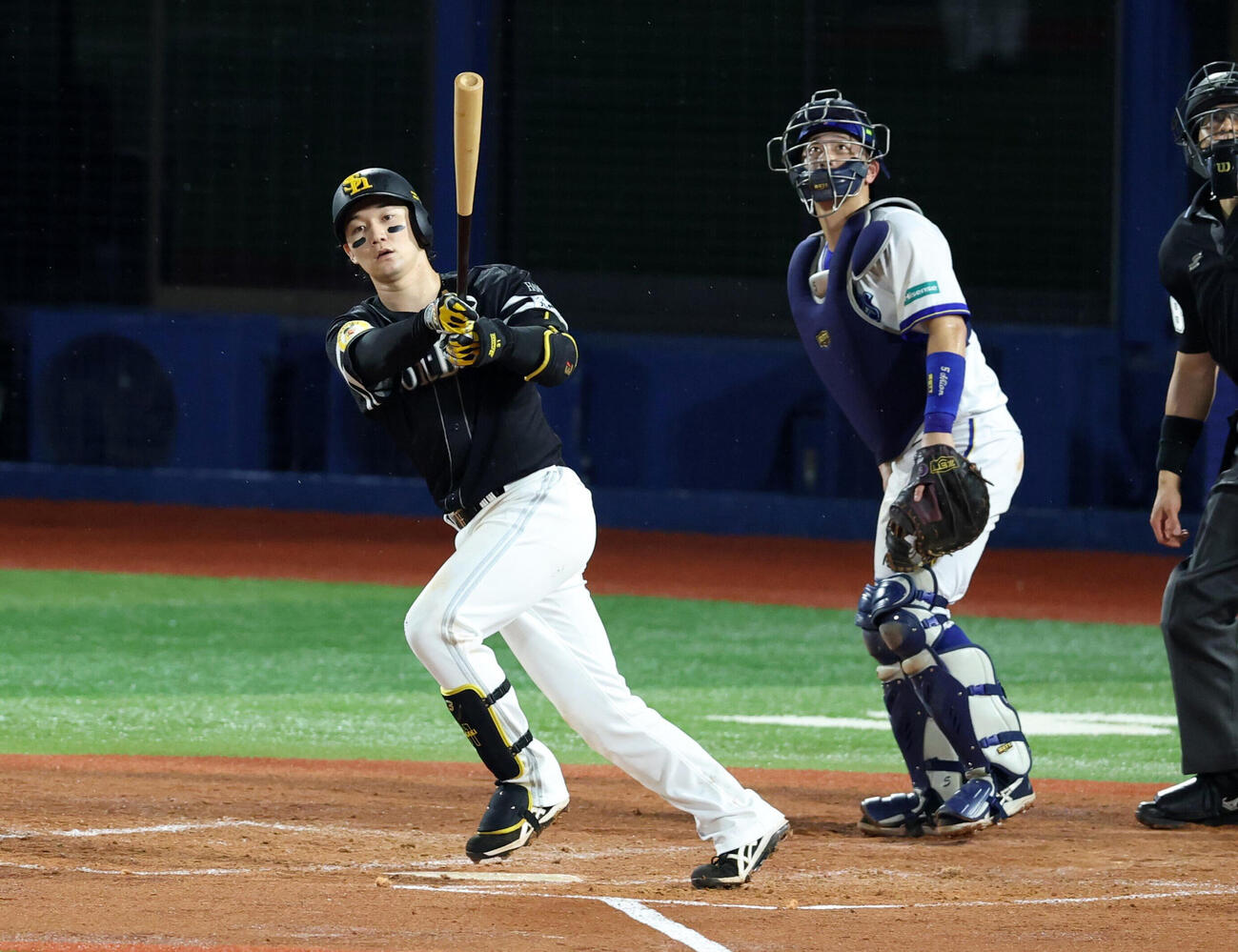 DeNA対ソフトバンク　3回表ソフトバンク1死、本塁打を放つ正木智也（撮影・黒川智章）