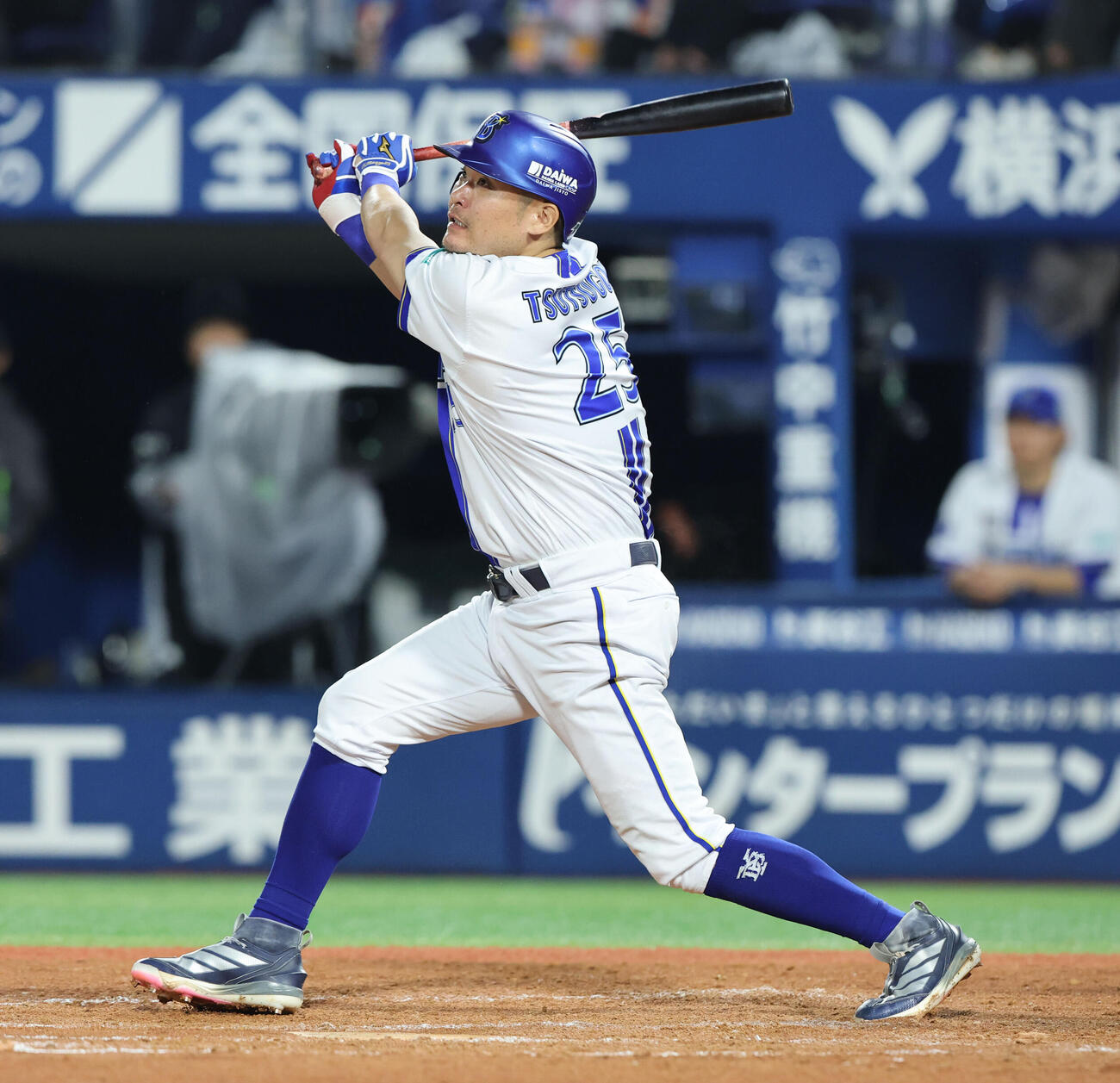 DeNA対ソフトバンク　8回裏DeNA1死一、二塁、筒香嘉智は左越えに逆転となる3点本塁打を放つ（撮影・梅根麻紀）