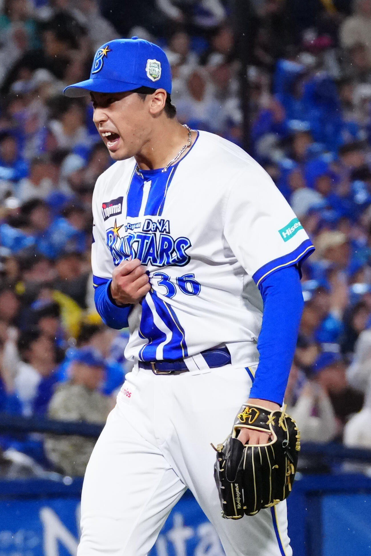 DeNA対ソフトバンク　1回表ソフトバンク2死ニ、三塁、柳田悠岐を中飛に仕留め、雄たけびを上げる尾形崇斗（撮影・江口和貴）