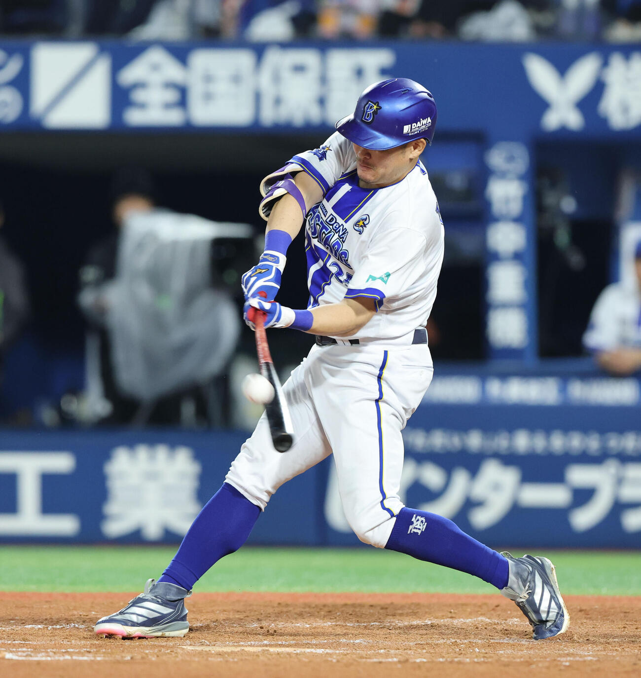 DeNA対ソフトバンク　8回裏DeNA1死一、二塁、筒香嘉智は左越えに逆転の3点本塁打を放つ（撮影・梅根麻紀）