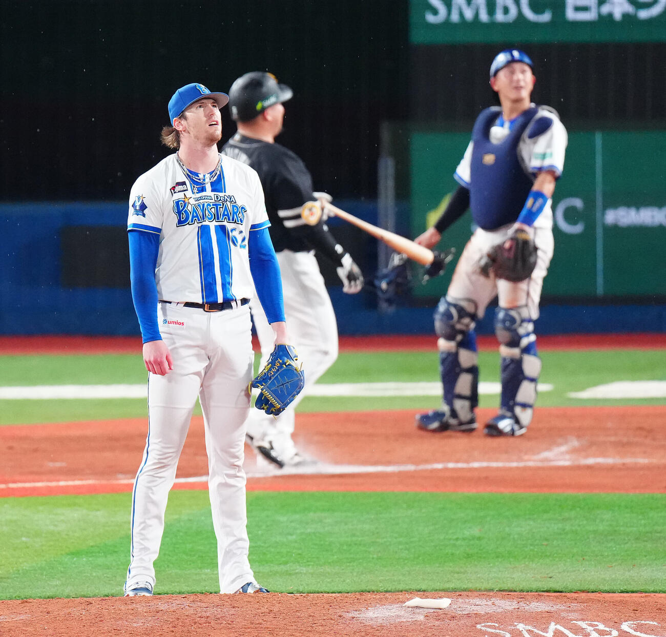 DeNA対ソフトバンク　9回表ソフトバンク1死、山川穂高に本塁打を浴びるショーン・レイノルズ（撮影・鈴木みどり）